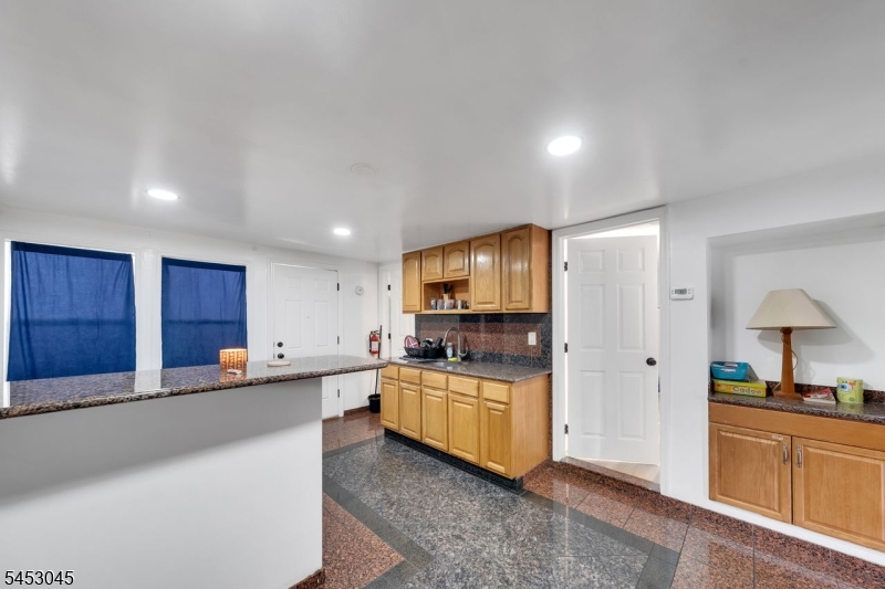 25 Belmont Ave Property Photo 14