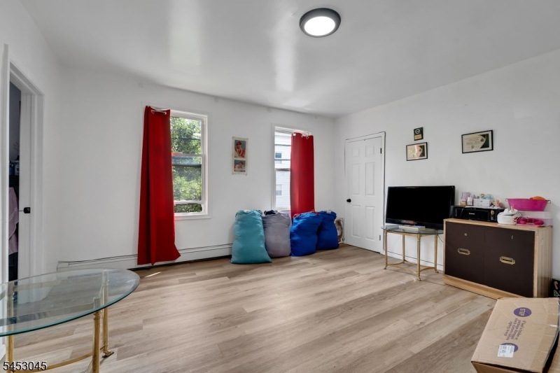 25 Belmont Ave Property Photo 15