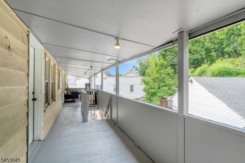 25 Belmont Ave Property Photo 18