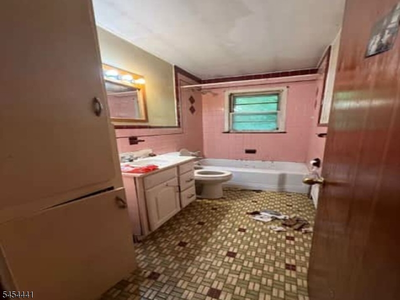37 Hope Rd Property Photo 8