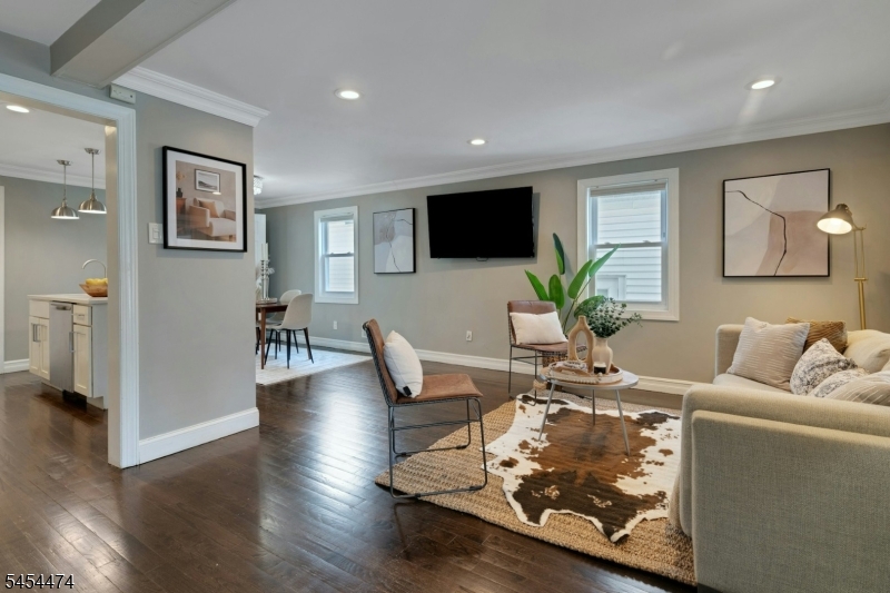 30 Tichenor Pl Property Photo 1