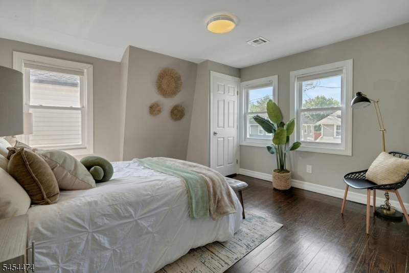 30 Tichenor Pl Property Photo 18
