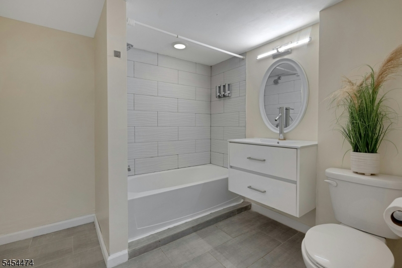 30 Tichenor Pl Property Photo 22