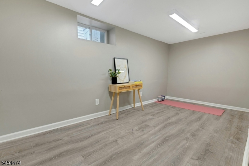 30 Tichenor Pl Property Photo 24