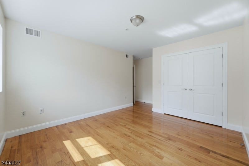 232 Shephard Ave B6 Property Photo 11
