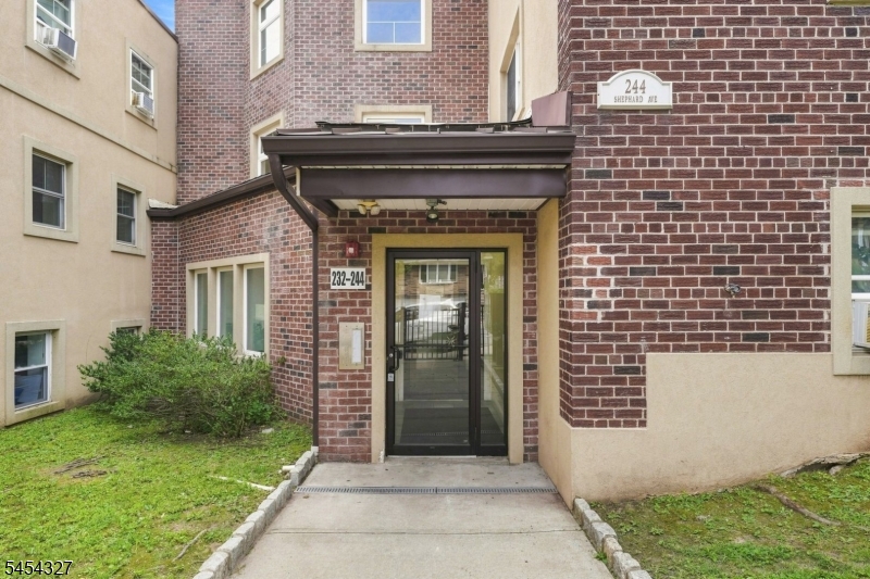232 Shephard Ave B6 Property Photo 13