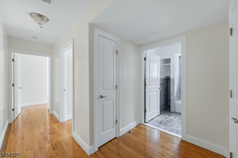 232 Shephard Ave B6 Property Photo 18