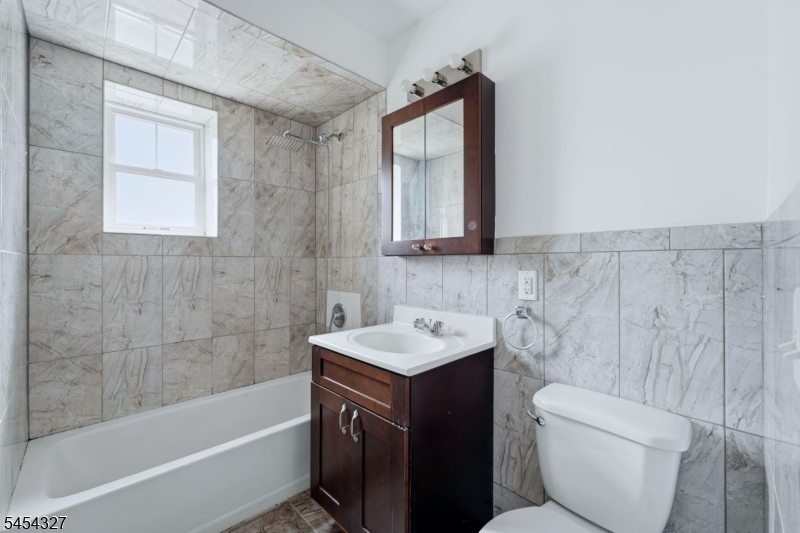232 Shephard Ave B6 Property Photo 20