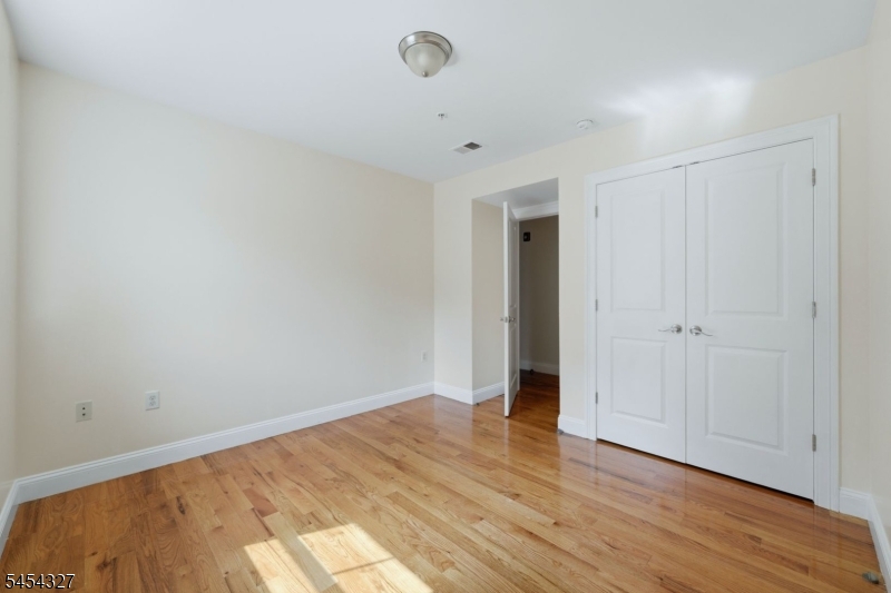 232 Shephard Ave B6 Property Photo 22