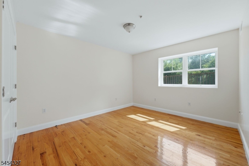 232 Shephard Ave B6 Property Photo 23