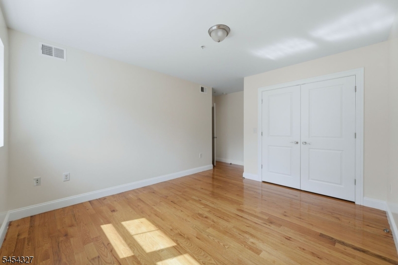 232 Shephard Ave B6 Property Photo 24
