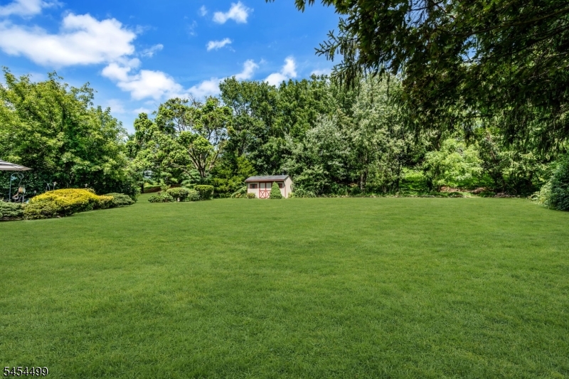 221 Ohio Ave Property Photo 36