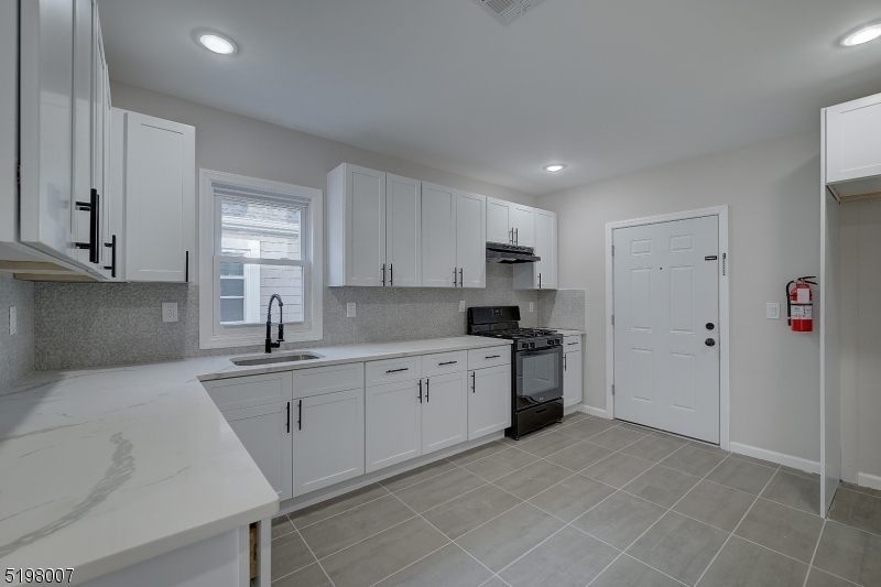 259 N Center St 2 Property Photo 2