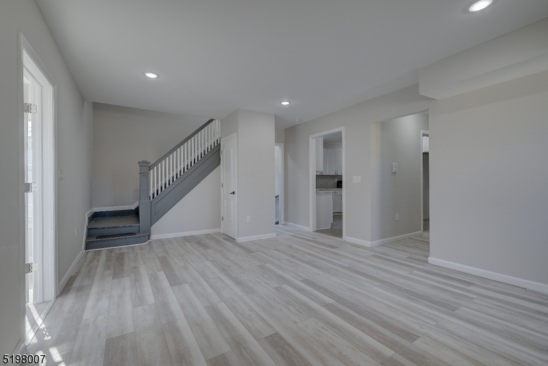 259 N Center St 2 Property Photo 8