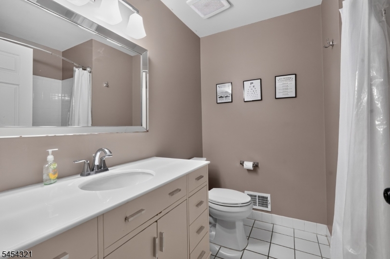 61 Dorchester Dr Property Photo 22