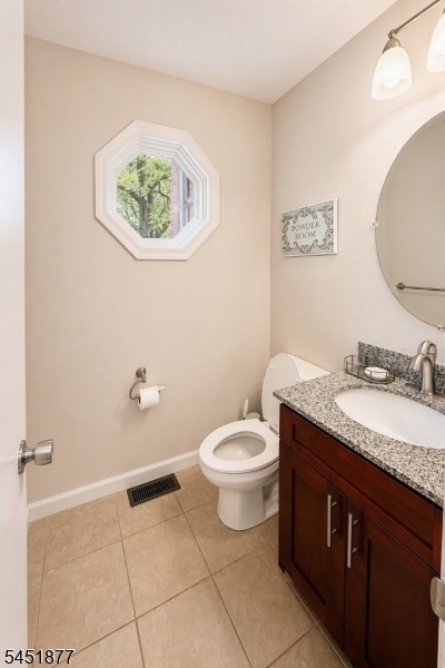 6 Mount Vernon Sq Property Photo 5