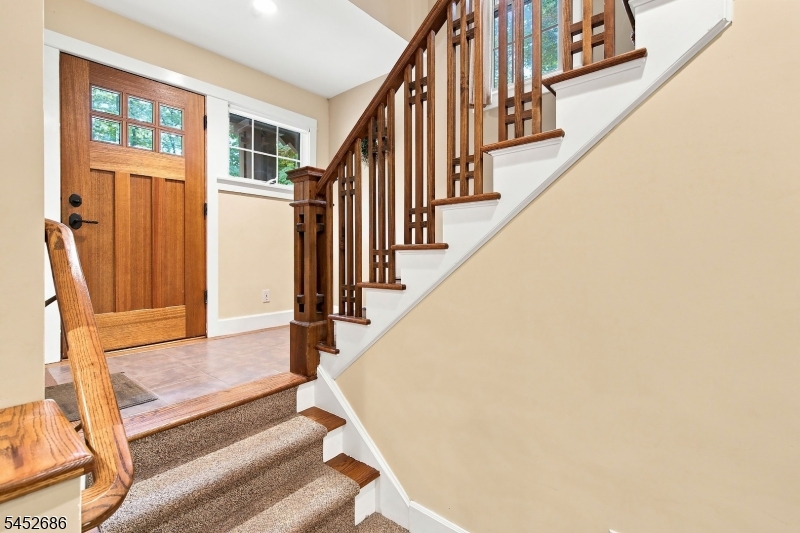 300 Emerson Ln Property Photo 3