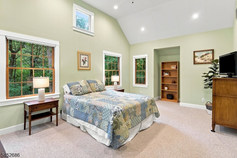 300 Emerson Ln Property Photo 18