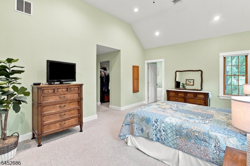 300 Emerson Ln Property Photo 19