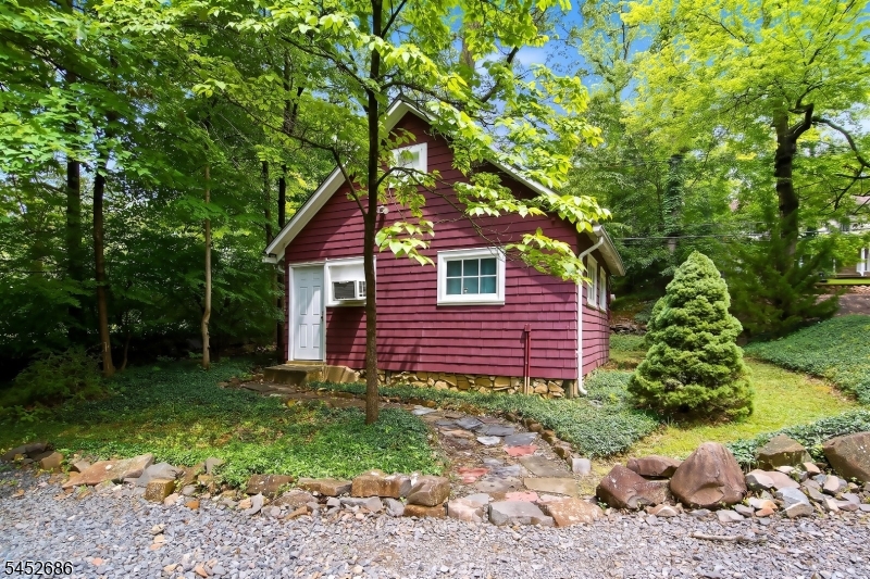 300 Emerson Ln Property Photo 35