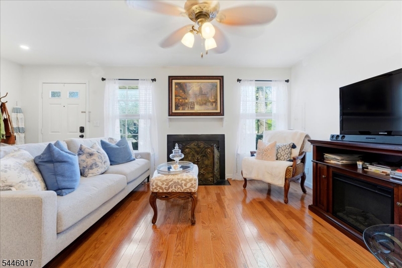 26 Alameda Ct Property Photo 4