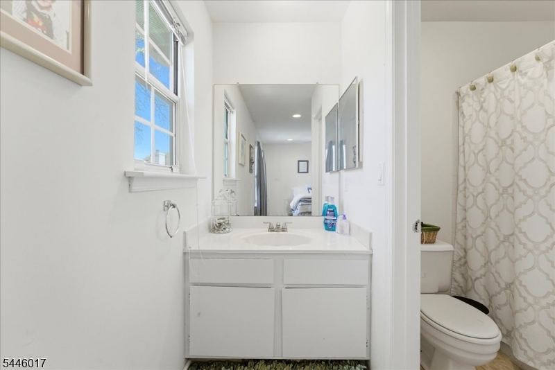 26 Alameda Ct Property Photo 24