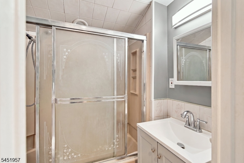 39 La France Ave Property Photo 23