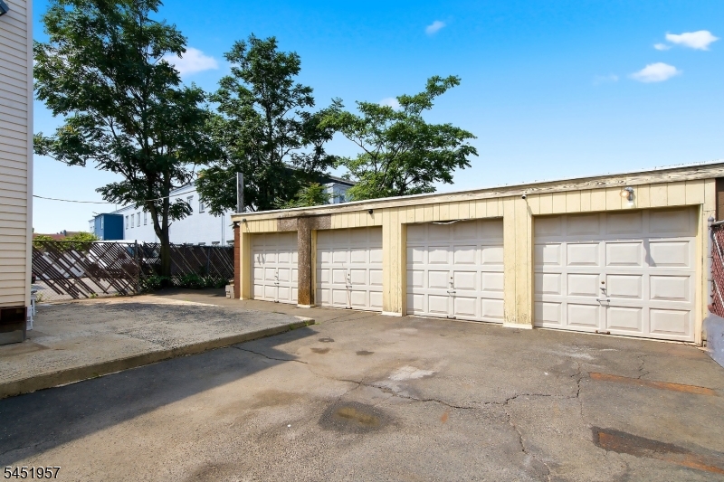 39 La France Ave Property Photo 27