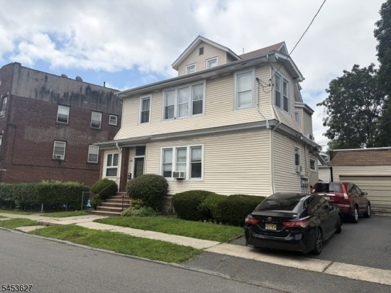 108 Harrison St Property Photo 4
