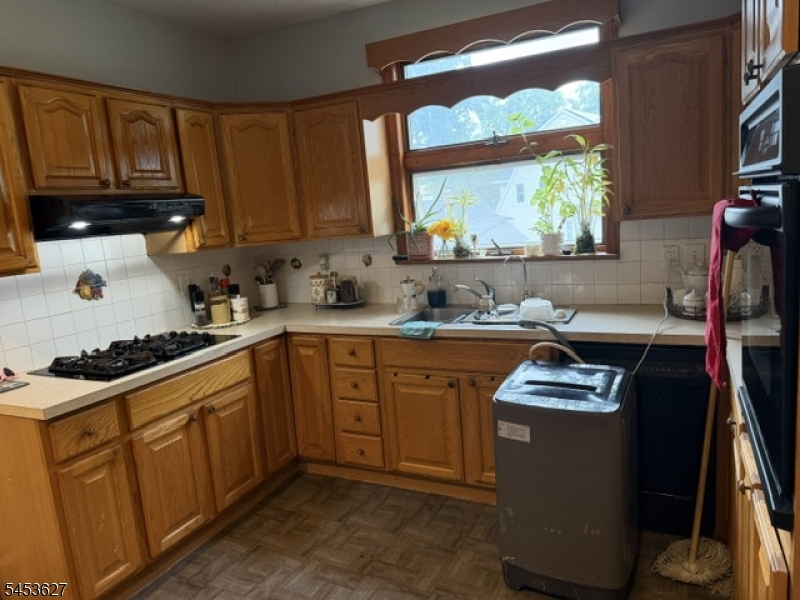 108 Harrison St Property Photo 29