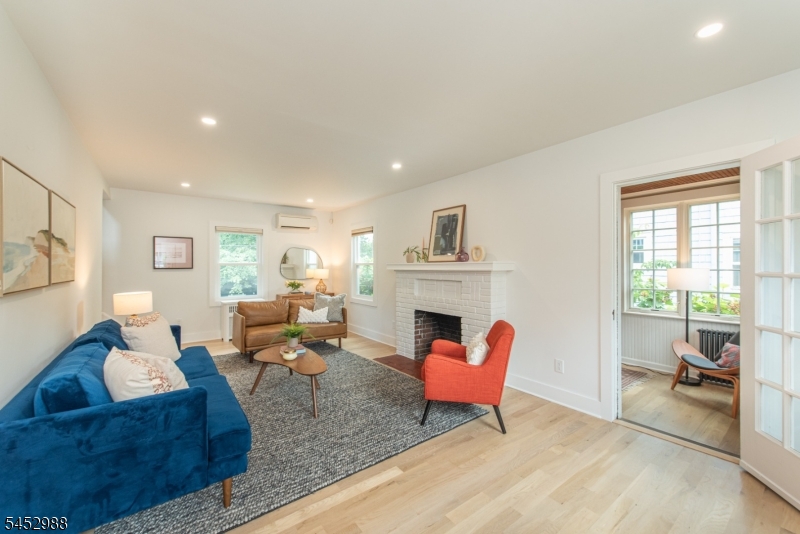 22 Euclid Pl Property Photo 3