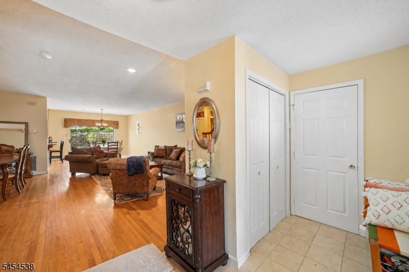 6 Hancock Dr Property Photo 3