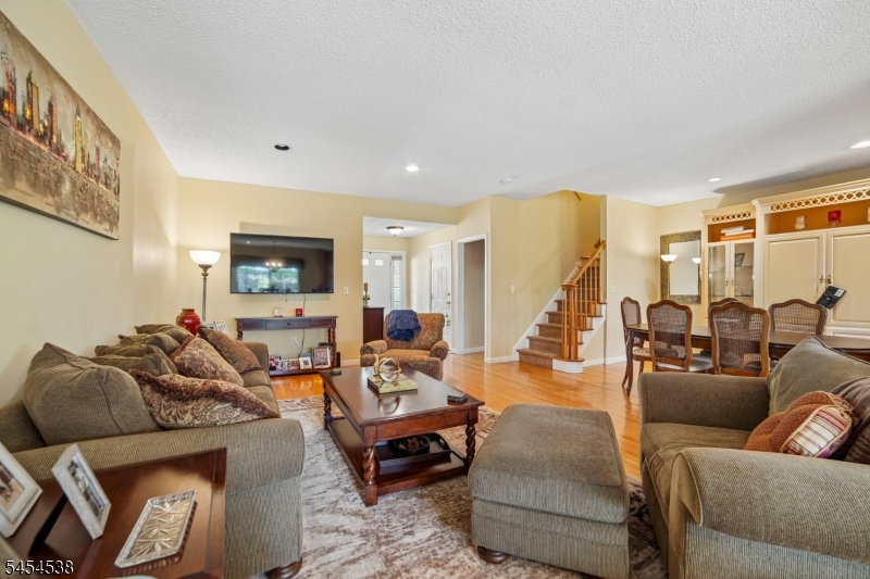 6 Hancock Dr Property Photo 6