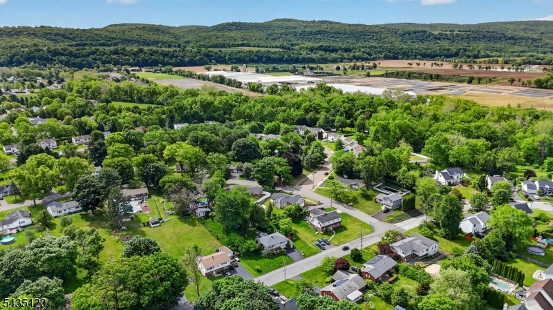 840 Lopatcong St Property Photo 8