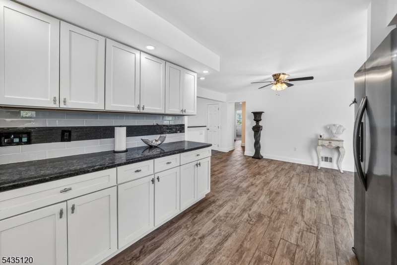 840 Lopatcong St Property Photo 18
