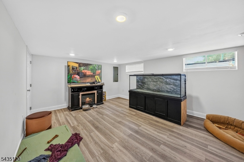 840 Lopatcong St Property Photo 33