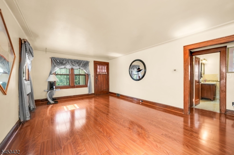 243 Globe Ave Property Photo 4