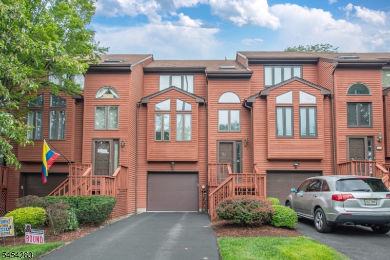 45 Sampson St Property Photo 1