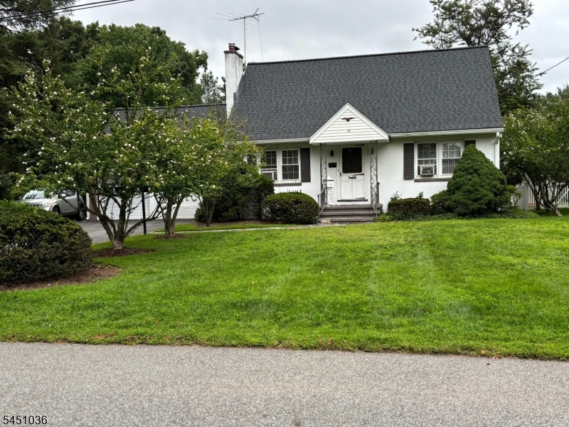 76 Linwood Ave Property Photo 6