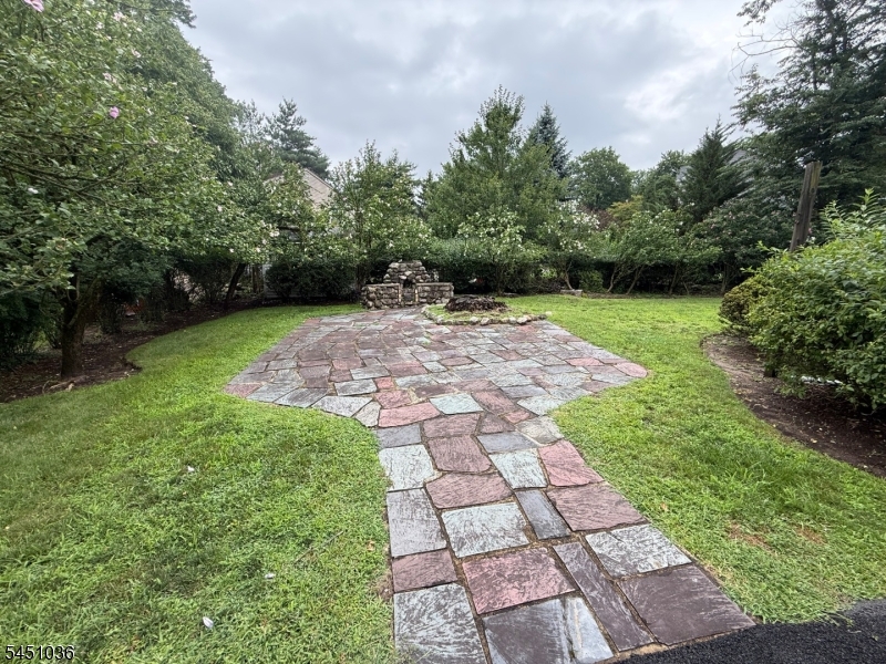 76 Linwood Ave Property Photo 10