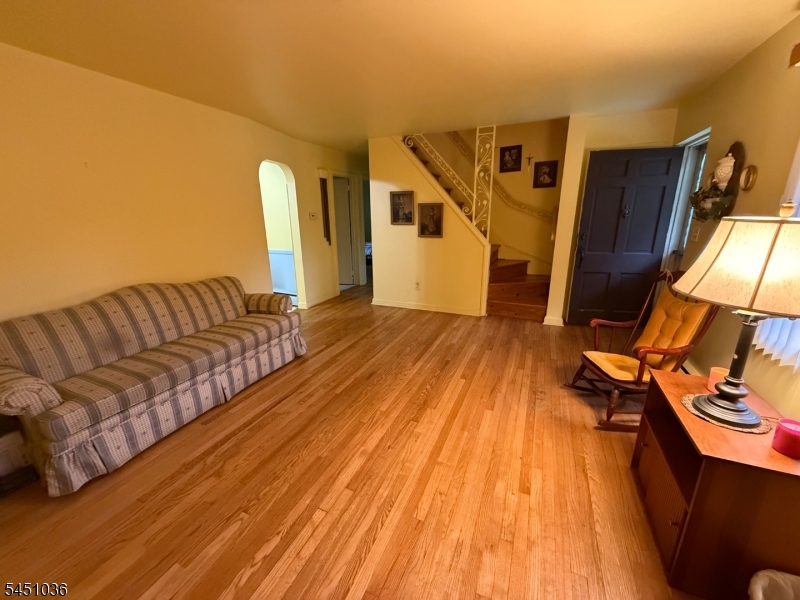 76 Linwood Ave Property Photo 12