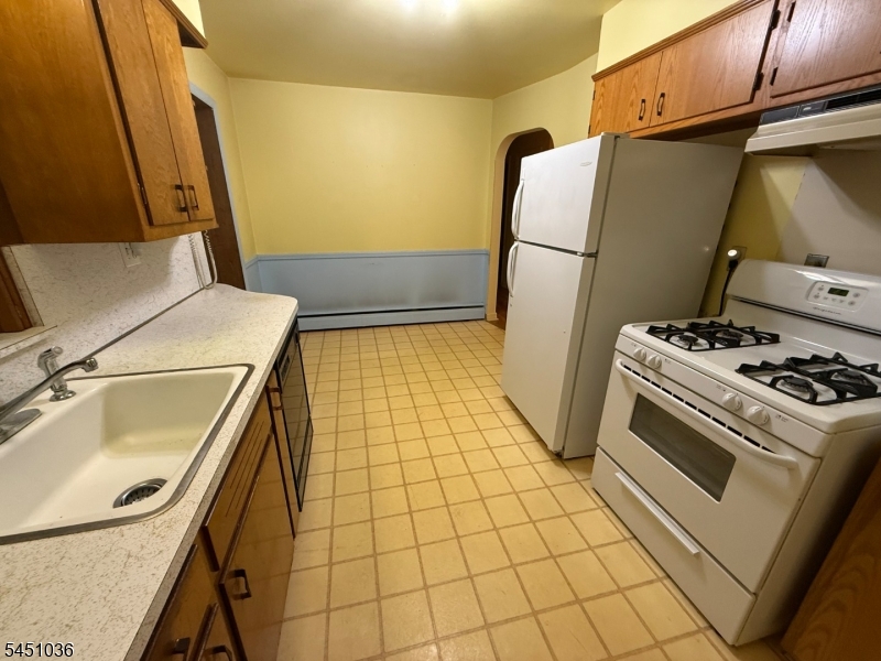 76 Linwood Ave Property Photo 20