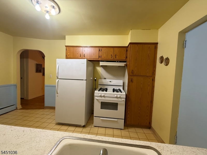 76 Linwood Ave Property Photo 21