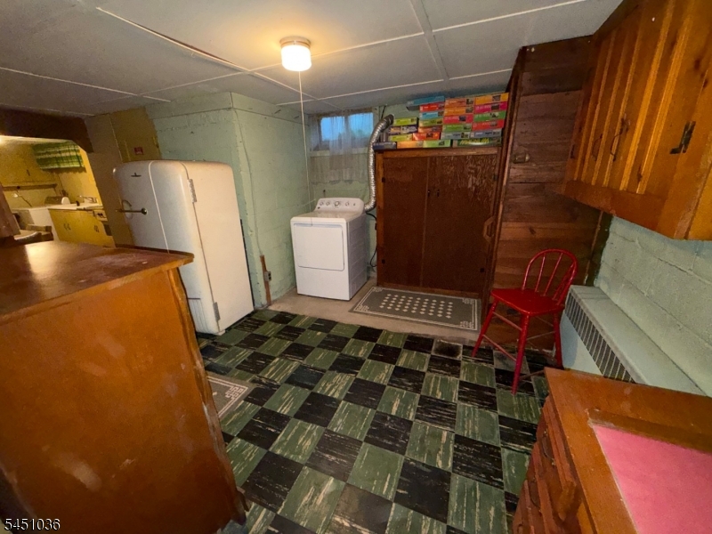 76 Linwood Ave Property Photo 39