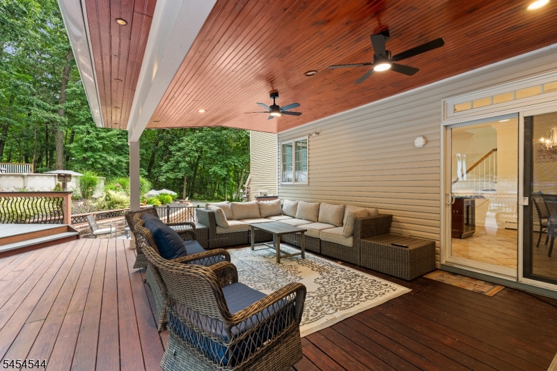 190 Sand Shore Rd Property Photo 30