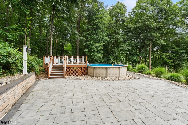 190 Sand Shore Rd Property Photo 35