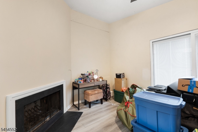 25 Hillside Ct Property Photo 10