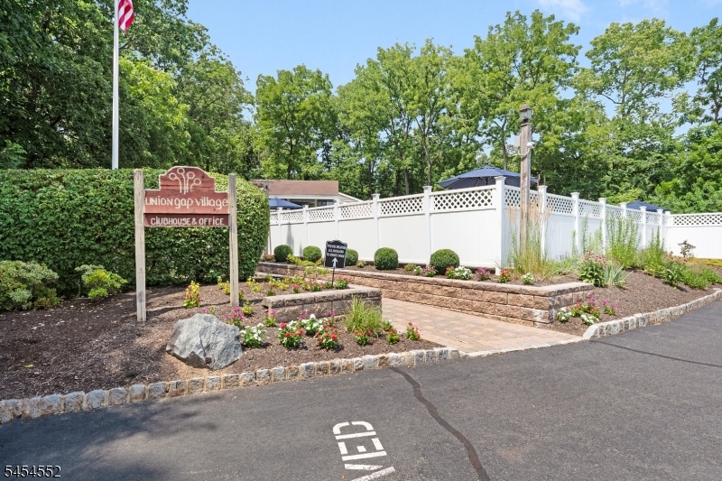 25 Hillside Ct Property Photo 20