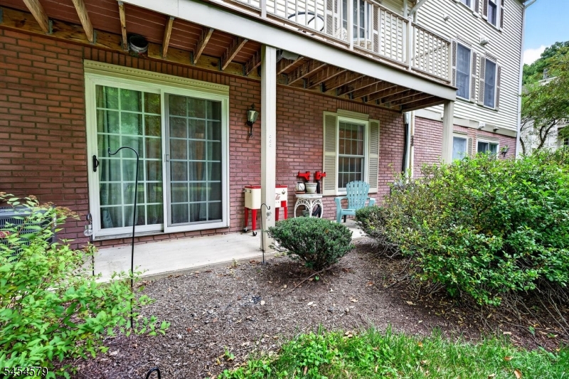 92 Jamestown Rd Property Photo 16