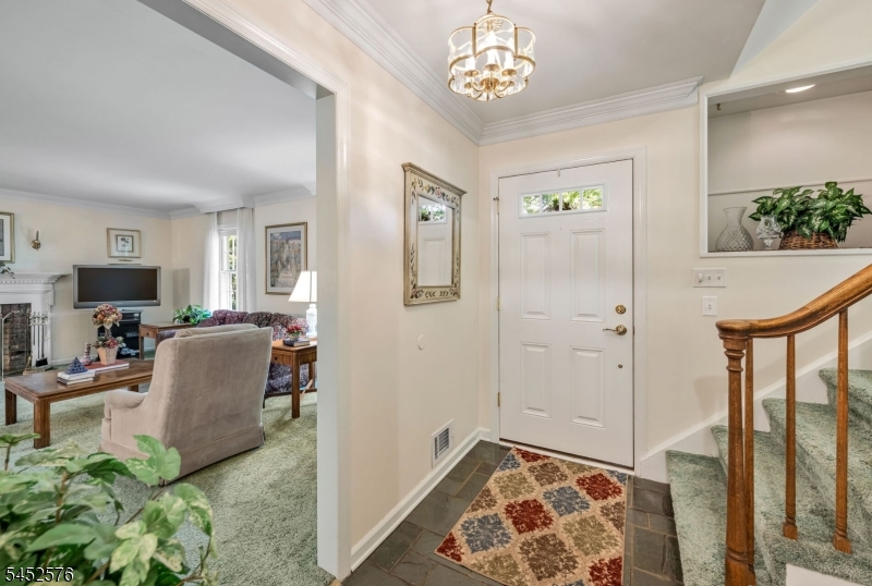 8 Knollwood Drive Property Photo 4